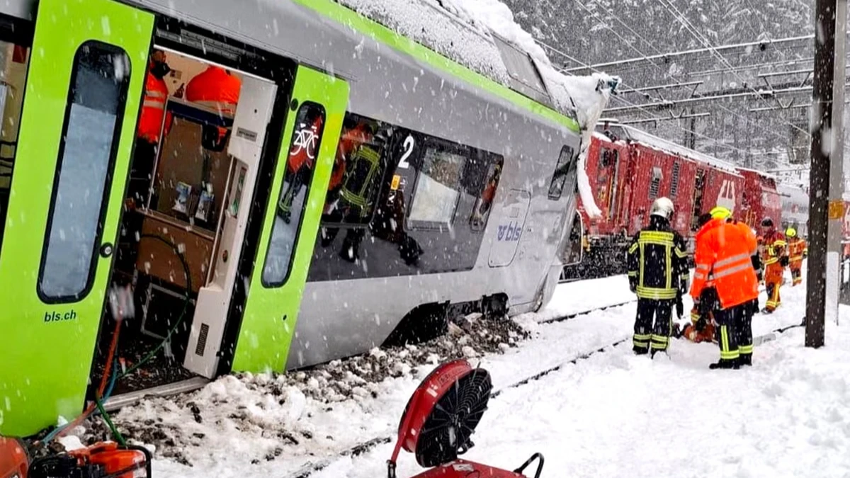 Avalanche Crashes Into Moving Train in Swiss Alps: Passenger Video Shows Terrifying Close Call